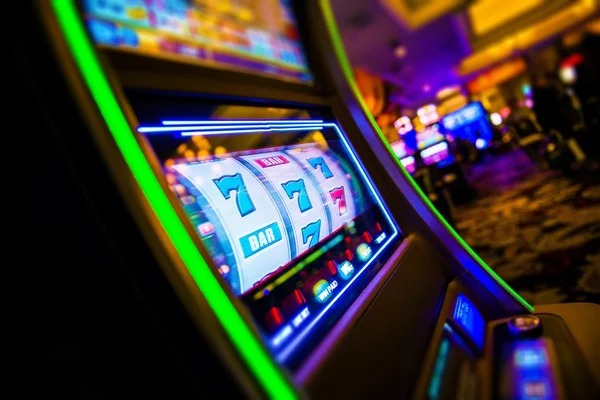 588fdb এর অ্যাভিয়েটর গেম ইন্টারফেস এবং রিয়েল-টাইম গেমপ্লে